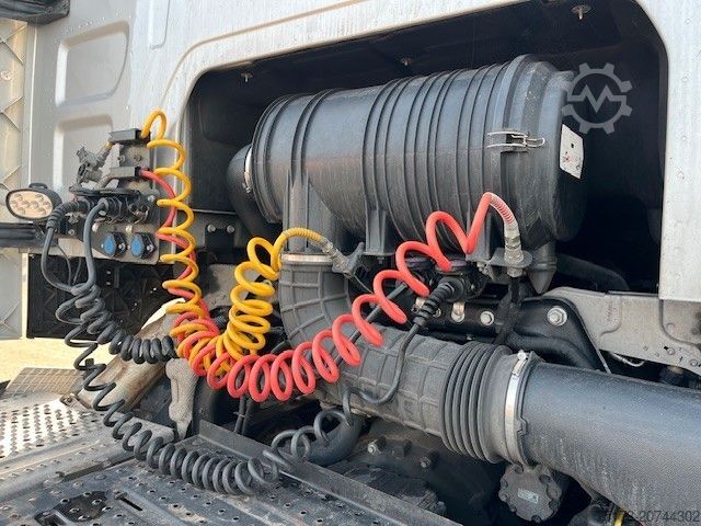 Стандардна влечна единица FORD F-Max Sattelzugmaschine