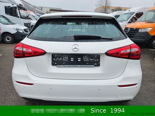 Van MERCEDES-BENZ A 200 Automatik Navigation Komfort-Fahrwerk