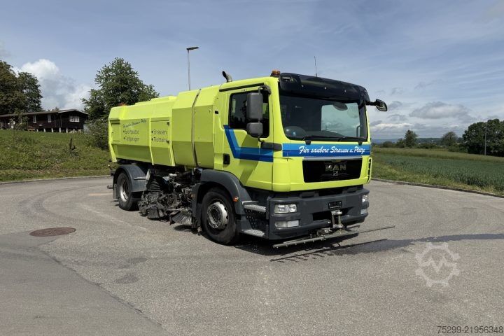 Kamion za čišćenje ulica MAN L2007 46.010 4x2 Kehrmaschine / Swiss-Vehicle