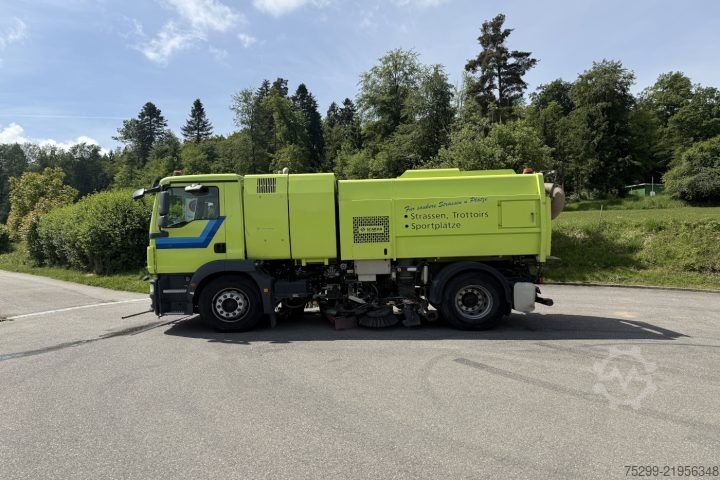 Kamion za čišćenje ulica MAN L2007 46.010 4x2 Kehrmaschine / Swiss-Vehicle