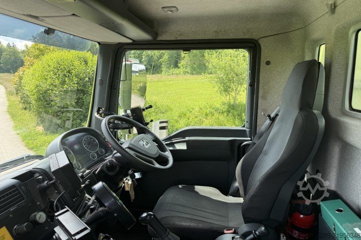 Kamion za čišćenje ulica MAN L2007 46.010 4x2 Kehrmaschine / Swiss-Vehicle