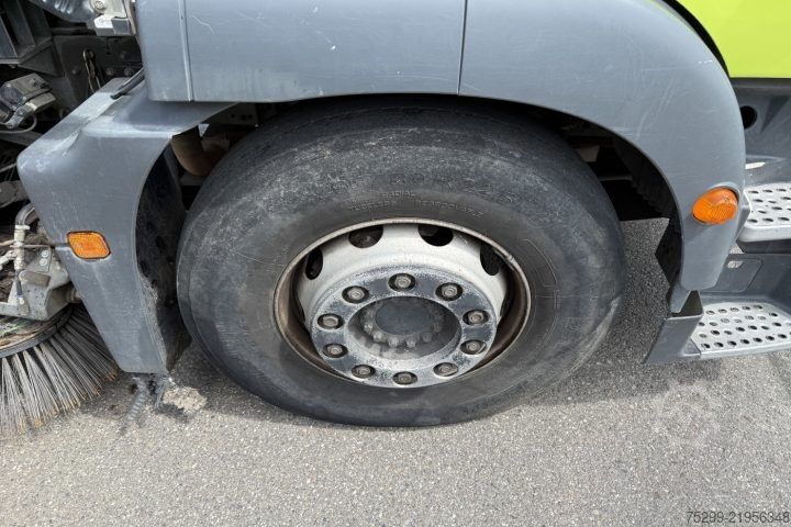 Kamion za čišćenje ulica MAN L2007 46.010 4x2 Kehrmaschine / Swiss-Vehicle