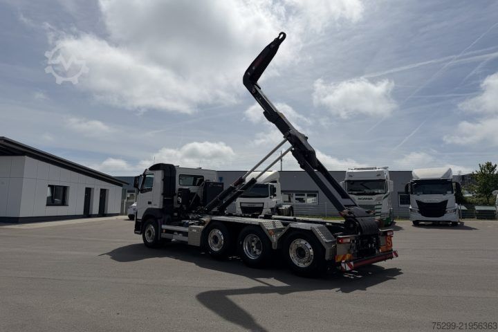 Ruloninė konteinerinė savivartis Volvo FM-500 8x2 Hiab / Swiss-Vehicle