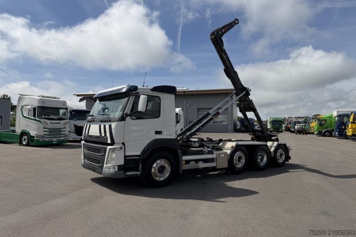 Ruloninė konteinerinė savivartis Volvo FM-500 8x2 Hiab / Swiss-Vehicle