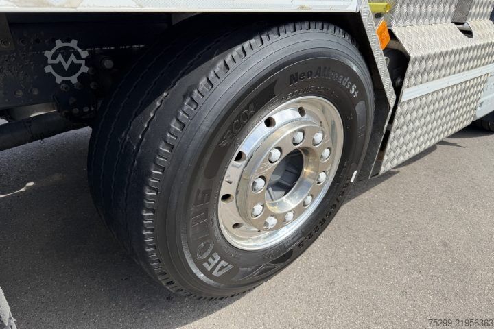 Ruloninė konteinerinė savivartis Volvo FM-500 8x2 Hiab / Swiss-Vehicle
