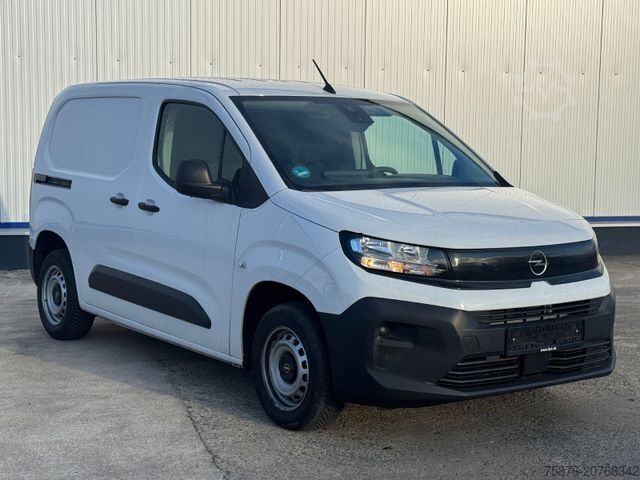 Umpikorja-auto OPEL Combo E Cargo Basis