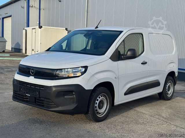 Umpikorja-auto OPEL Combo E Cargo Basis