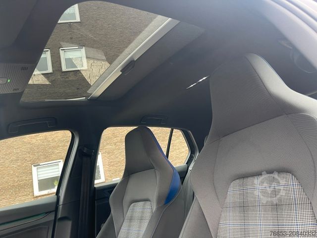 Van VOLKSWAGEN Golf GTE eHybrid DSG*PANO*LED-Matrix*Navi*Digita