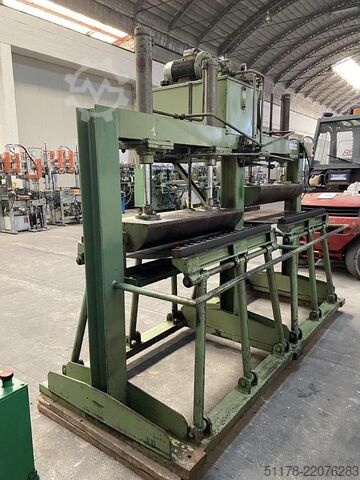 Double-crimping press with 2 benches of cm. 110 x 65  