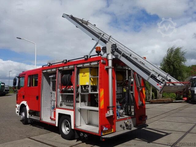 Camión de bomberos MAN TGM 15.240 godiva pump 2000liter water and 200 ...