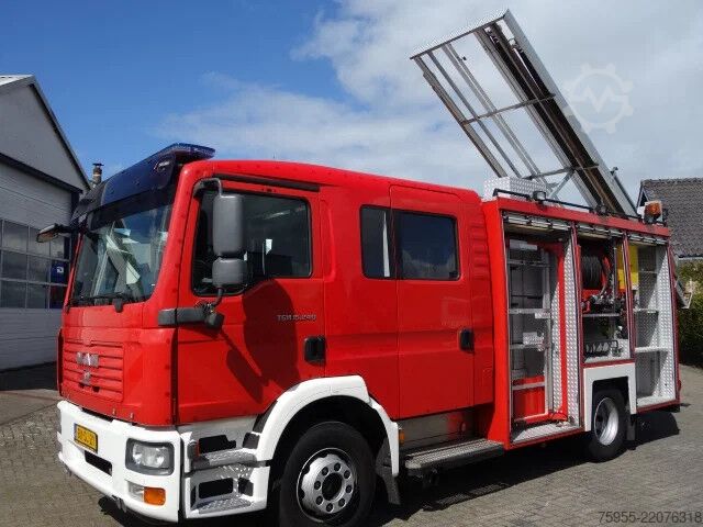 Camión de bomberos MAN TGM 15.240 godiva pump 2000liter water and 200 ...