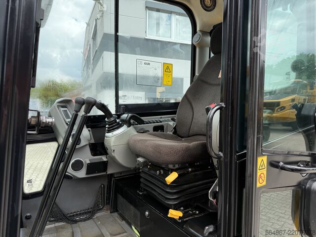 Miniexcavadora JCB 65-R1 Minibagger Powertilt HS03