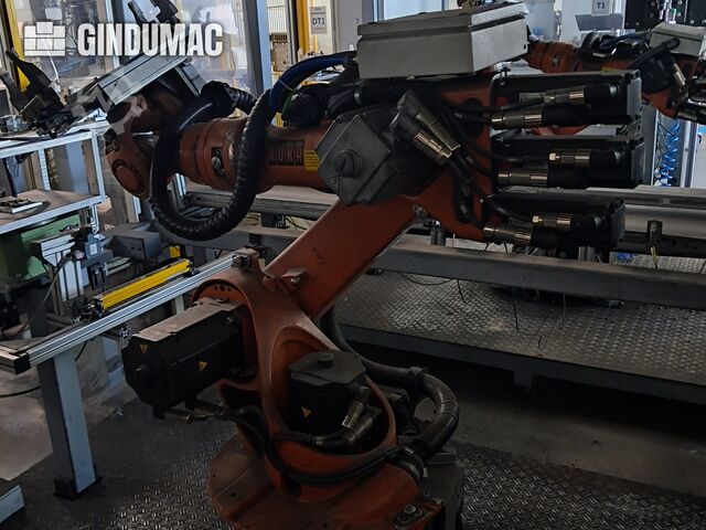KUKA KR 16-2 với KRC 4 KUKA KR 16-2 with KRC 4