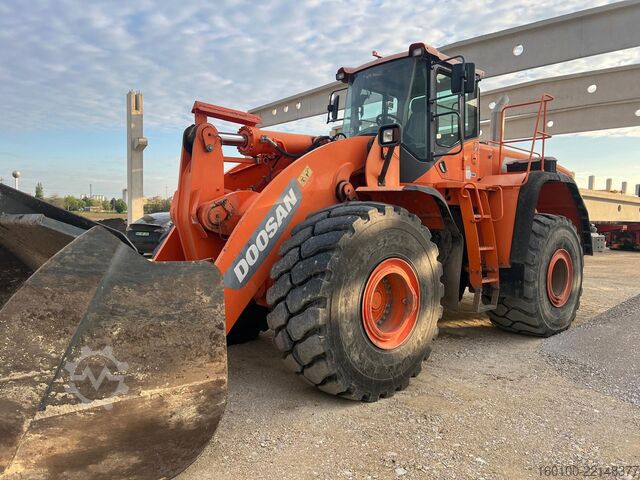Carregadora de rodas DOOSAN DL 550-3