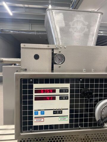 Walzenfertigungsmaschine Werner & Pfleiderer Multimatic MUS 6 (28 - 85 gr)