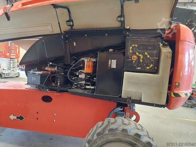 Platforma telescopică JLG 660SJ