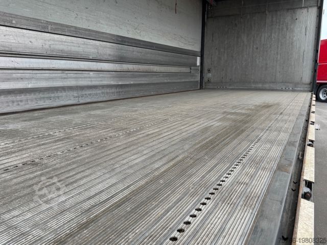 Truk minuman MERCEDES-BENZ ANTOS 2527 / LBW / 2 x AHK / LENKACHSE / 19 PAL