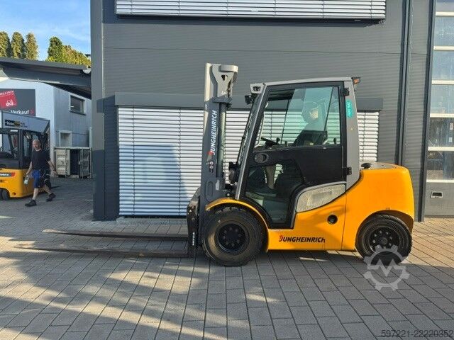 Empilhadeiras a diesel Jungheinrich DFG 545s