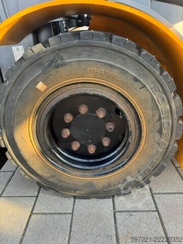 Empilhadeiras a diesel Jungheinrich DFG 545s