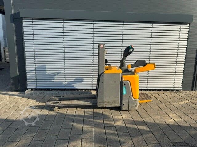 Empilhadores de paletes Jungheinrich ERD 220