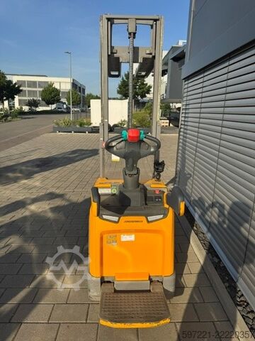 Empilhadores de paletes Jungheinrich ERD 220
