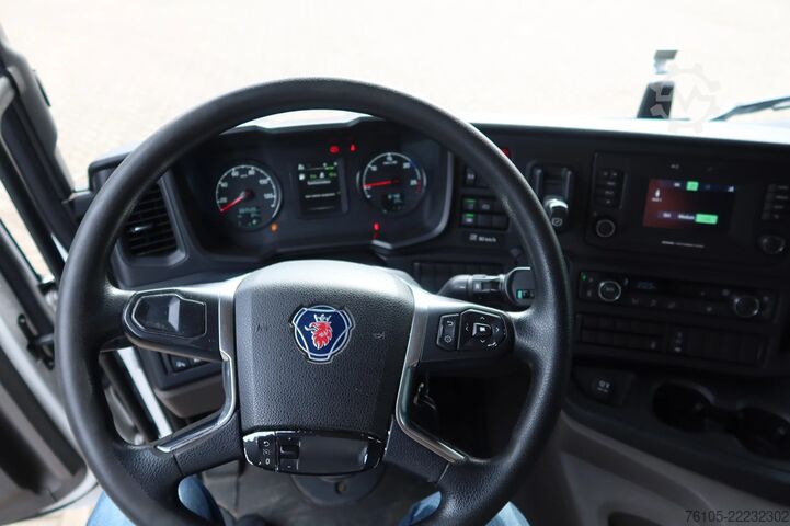 Box body Scania P320 Koel/Vries Bakwagen + DHollandia 2000kg
