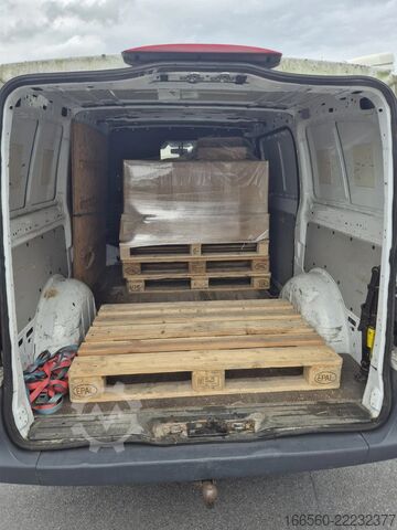 バン Mercedes-Benz Vito 113 CDI