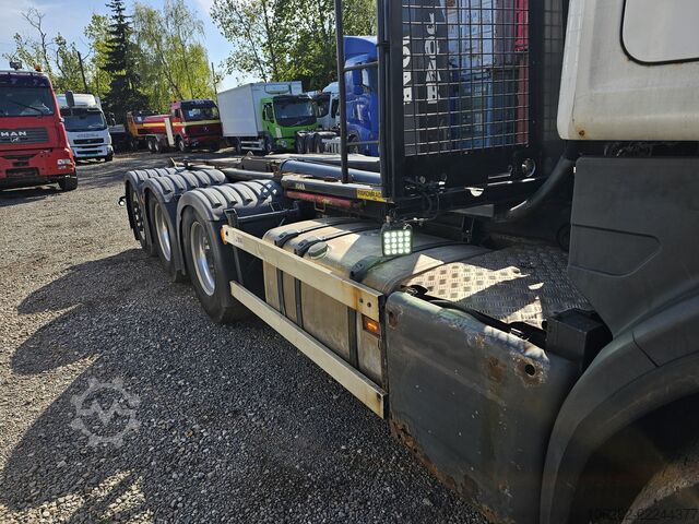 Camião porta-contentores de gancho SCANIA R480LB 8X4*4HHA MOTORSCHADEN! 3-Pedal J