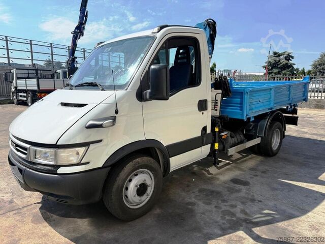 Camião de plataforma Iveco Daily 65C17