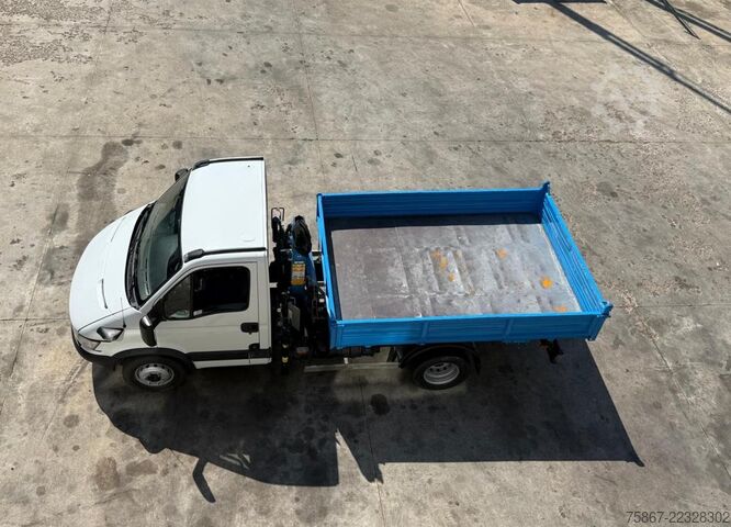 Camião de plataforma Iveco Daily 65C17