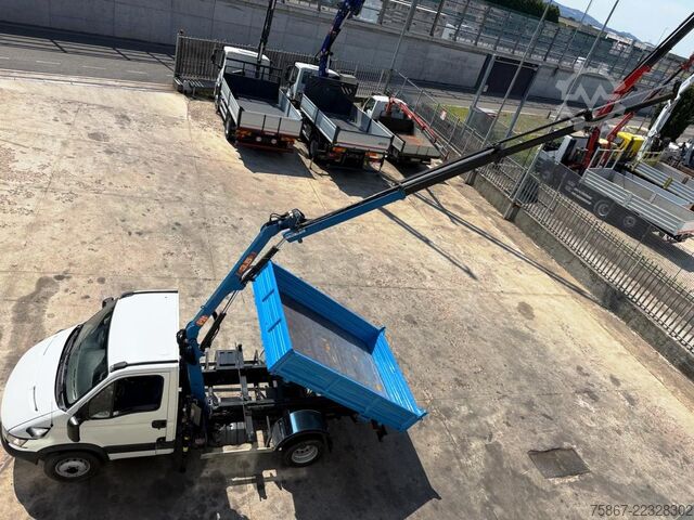 Camião de plataforma Iveco Daily 65C17