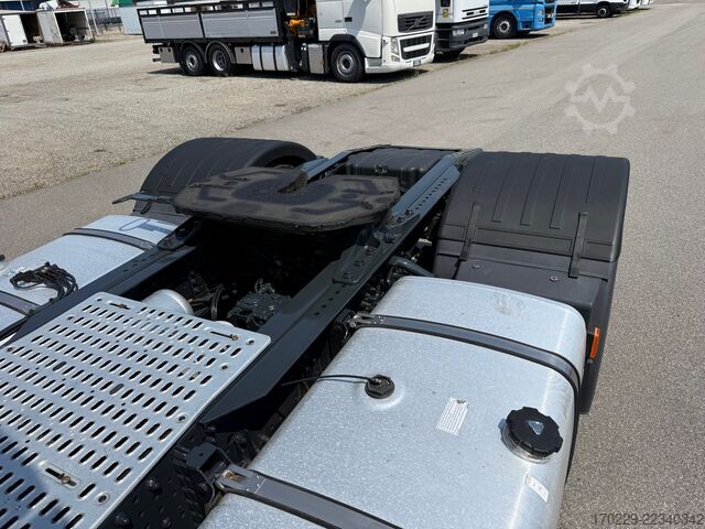 Standardni tegljač Iveco s-way 490