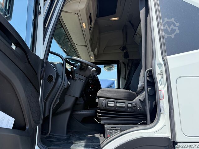 Standardni tegljač Iveco s-way 490