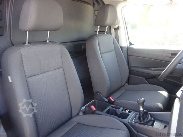 شاحنة بانل FORD Transit Connect Trend Kasten L1  AWD AHK 2xS.Tür