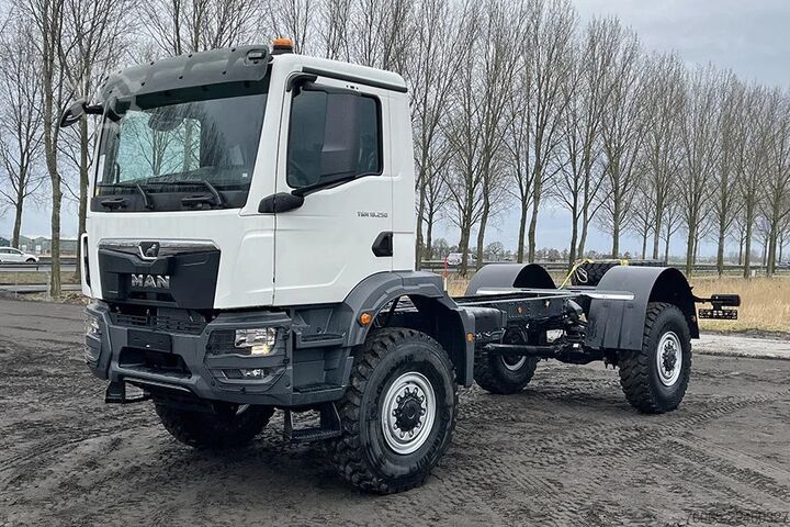  MAN TGM 18.250 BB CH Chassis Cabin (15 units)