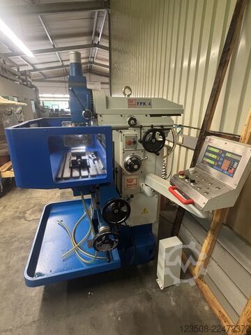 Machine de perçage et de fraisage Knuth 