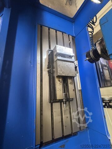 Machine de perçage et de fraisage Knuth 
