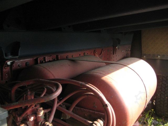 Dodávka s plachtovou bočnicou MERCEDES-BENZ 814 Blatt-Blatt *155.000 KM*  (4,65m-Aufbau) AHK