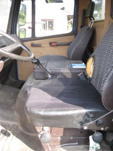 Dodávka s plachtovou bočnicou MERCEDES-BENZ 814 Blatt-Blatt *155.000 KM*  (4,65m-Aufbau) AHK
