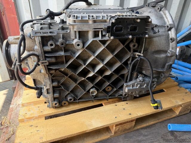 标准-SZM Volvo FH 460 GLOBETROTTER MOTOR DEFECT
