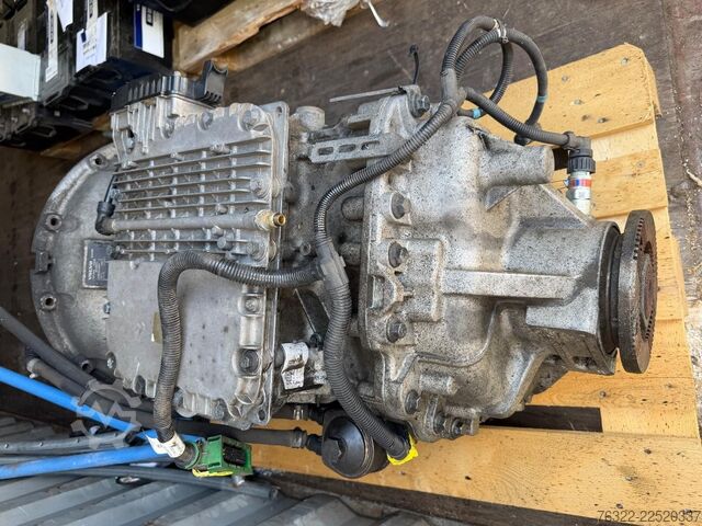 标准-SZM Volvo FH 460 GLOBETROTTER MOTOR DEFECT