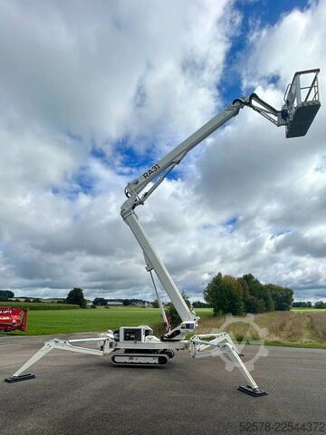 Gelenkteleskoparbeitsbühne EasyLift RA 31