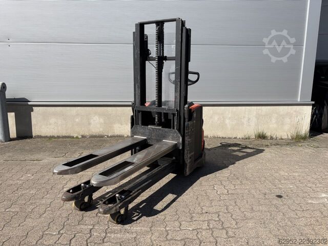 Handmatige stapelaar Toyota SWE 200 D