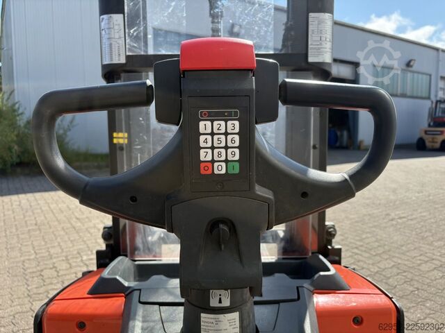 Handmatige stapelaar Toyota SWE 200 D