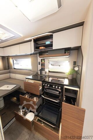 Alcove camper DETHLEFFS Alpa Graneo A 6823 Modell 2027