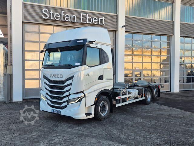 带驾驶室的底盘 Iveco AS260S58Y/FS CM 6x2-4 BDF Intarder Standklima