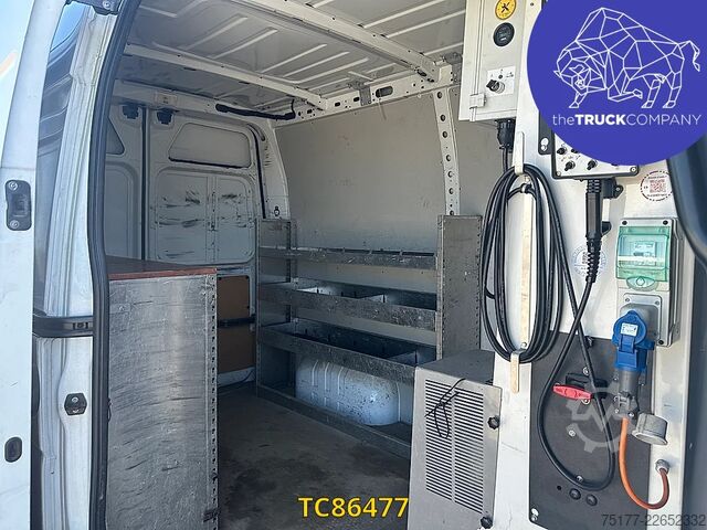 Lifting platform Renault Master 145.35 klubb