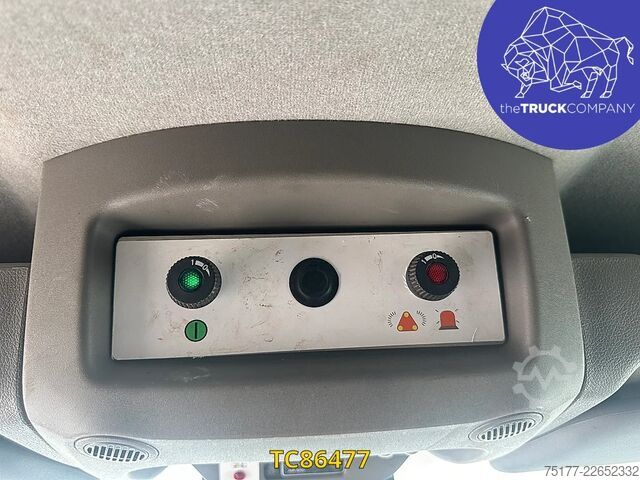 Plataforma elevadora Renault Master 145.35 klubb