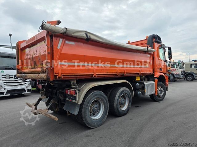 شاحنة قلابة ثلاثية الجوانب MERCEDES-BENZ Arocs 2645 / 6X4 / Manual / Retarder / BORDMATIK