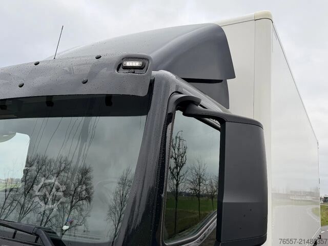 Resväska JUNGE FAHRZEUGBAU GMBH TGL 12.250 TGL EURO6. 10-2023.